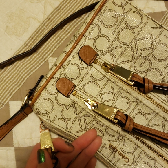 Calvin Klein Crossbody Purse - Picture 4 of 8